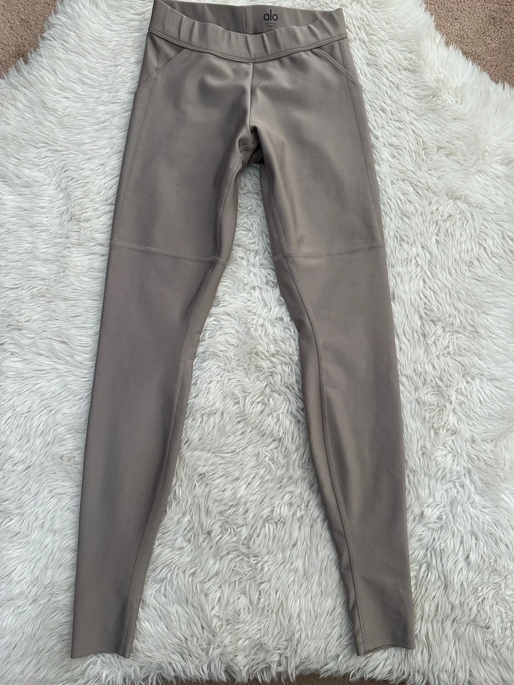 ALO Yoga Airlift leggings